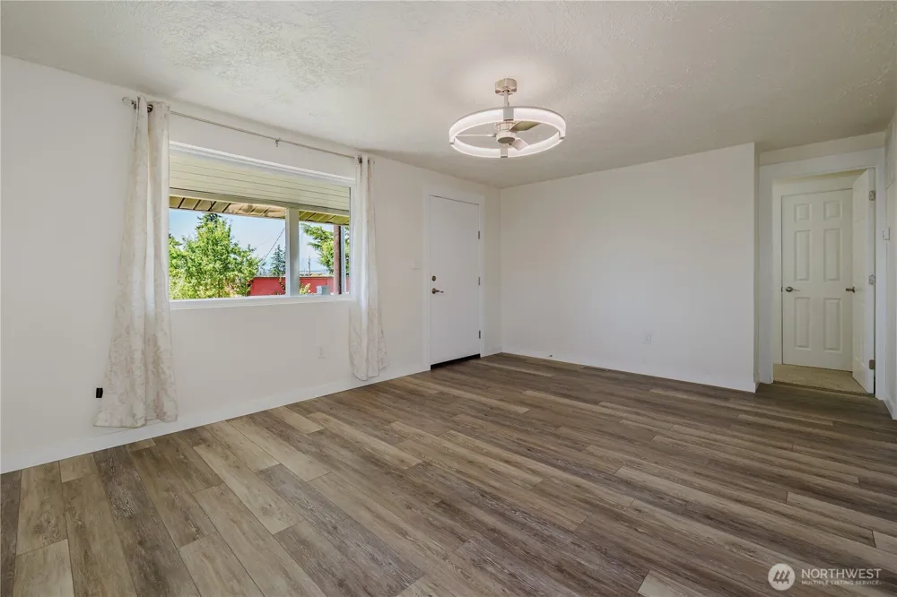 1112 Perry Avenue Bremerton, WA 98310