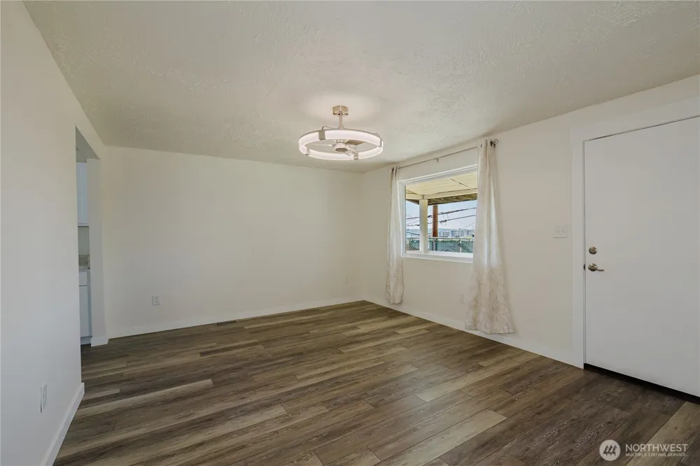 1112 Perry Avenue Bremerton, WA 98310
