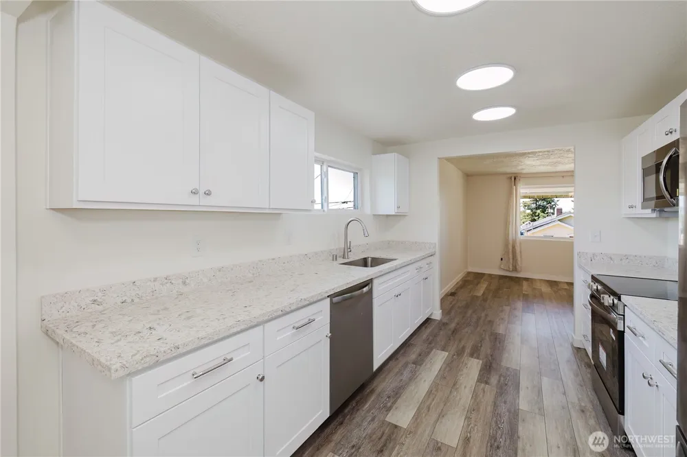 1112 Perry Avenue Bremerton, WA 98310