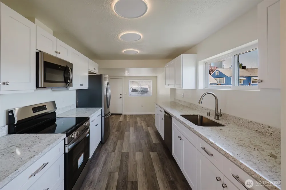 1112 Perry Avenue Bremerton, WA 98310