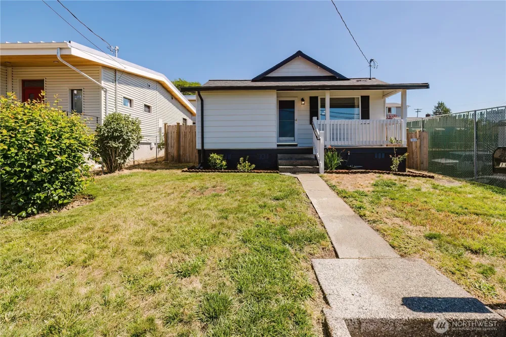 1112 Perry Avenue Bremerton, WA 98310