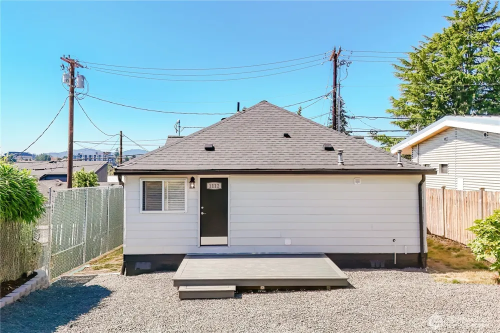 1112 Perry Avenue Bremerton, WA 98310
