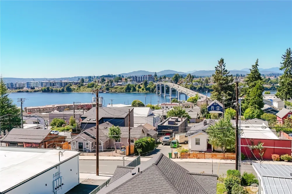1112 Perry Avenue Bremerton, WA 98310