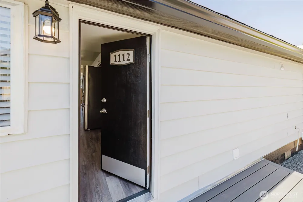 1112 Perry Avenue Bremerton, WA 98310