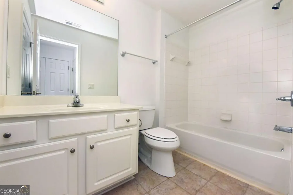 2641 Grapevine CIR Cumming, GA 30041