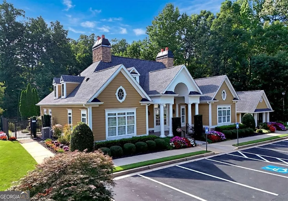 2641 Grapevine CIR Cumming, GA 30041