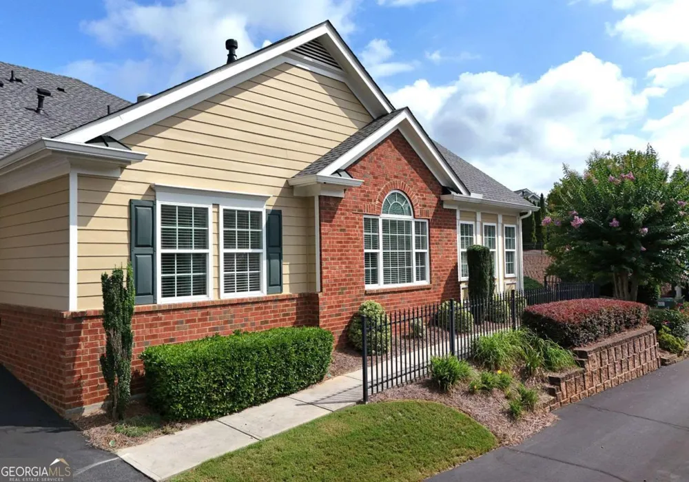 2641 Grapevine CIR Cumming, GA 30041