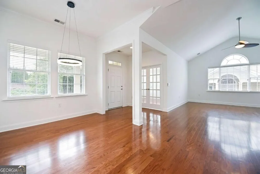 2641 Grapevine CIR Cumming, GA 30041