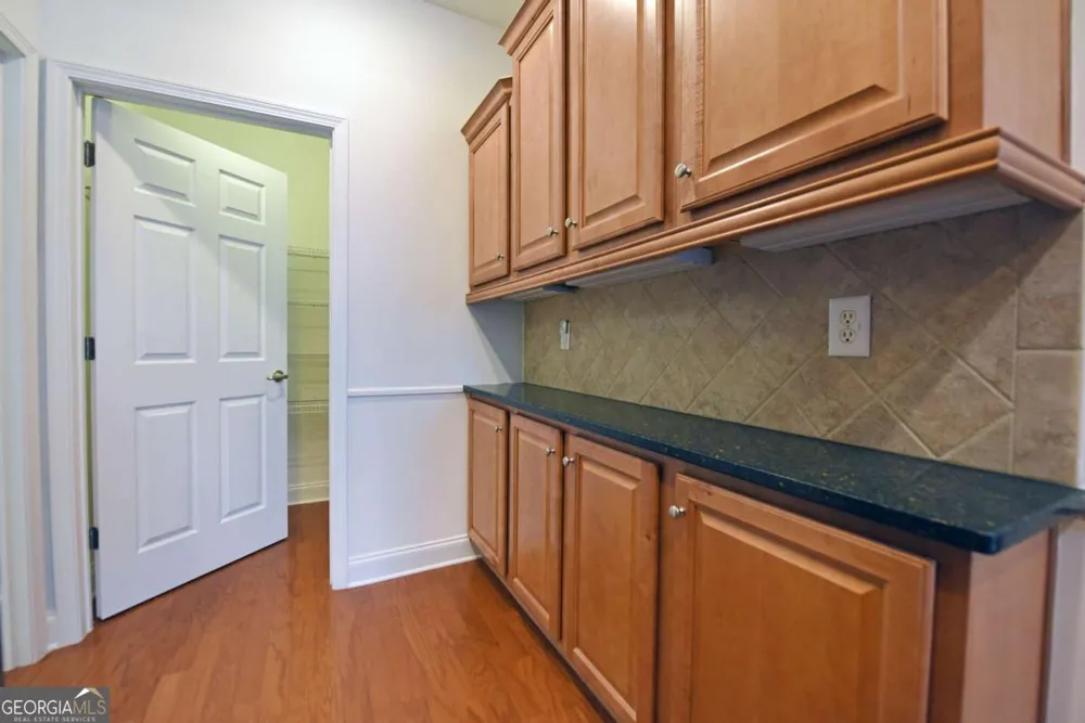 2641 Grapevine CIR Cumming, GA 30041