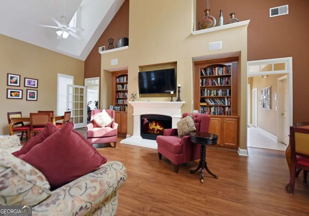 2641 Grapevine CIR Cumming, GA 30041