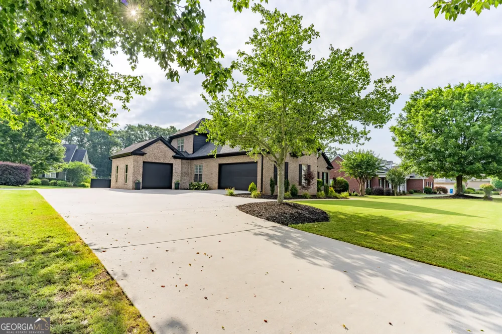 1070 Saint Albans PATH Watkinsville, GA 30677