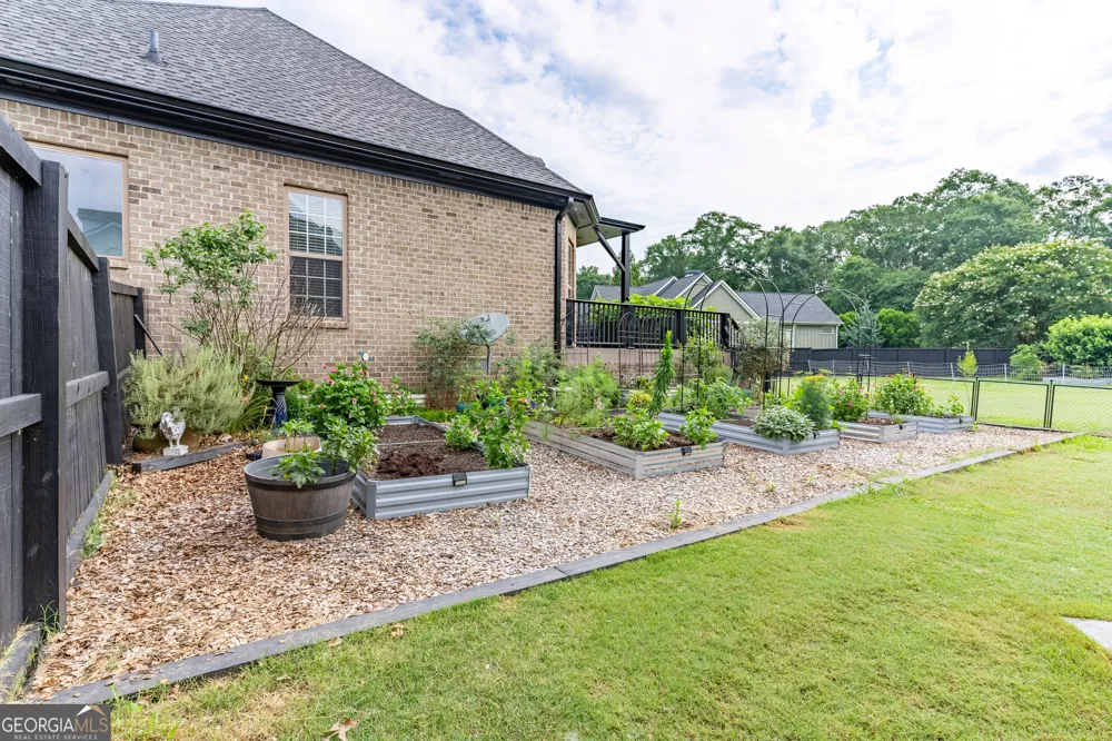 1070 Saint Albans PATH Watkinsville, GA 30677