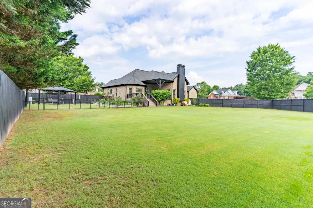 1070 Saint Albans PATH Watkinsville, GA 30677