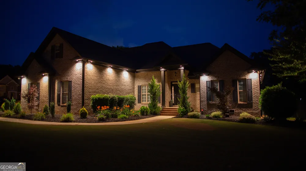 1070 Saint Albans PATH Watkinsville, GA 30677
