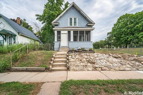 35 Manitoba Avenue