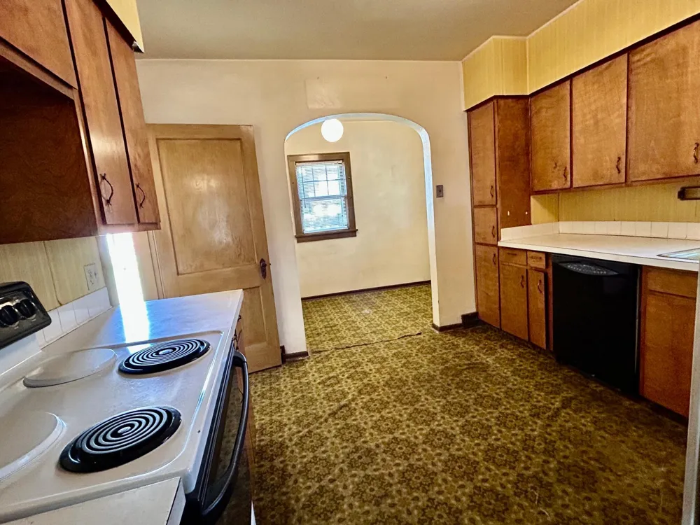 214 6th Street NW Valley City, ND 58072