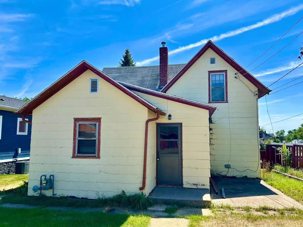 214 6th Street NW Valley City, ND 58072