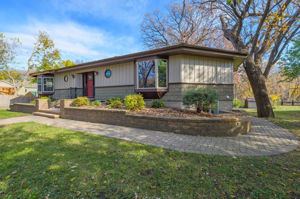 7008 River Road Inver Grove Heights, MN 55076