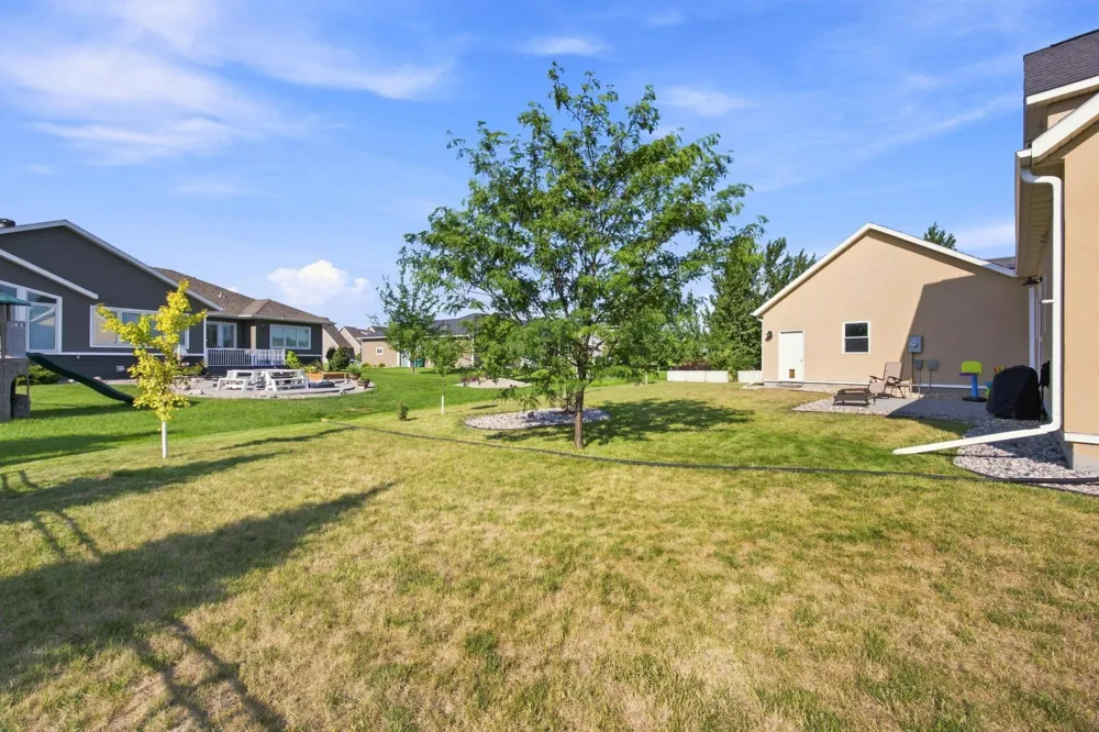 823 Birdie Court Mapleton, ND 58059