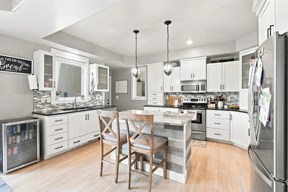 823 Birdie Court Mapleton, ND 58059