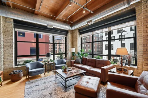 607 Washington Avenue S #202