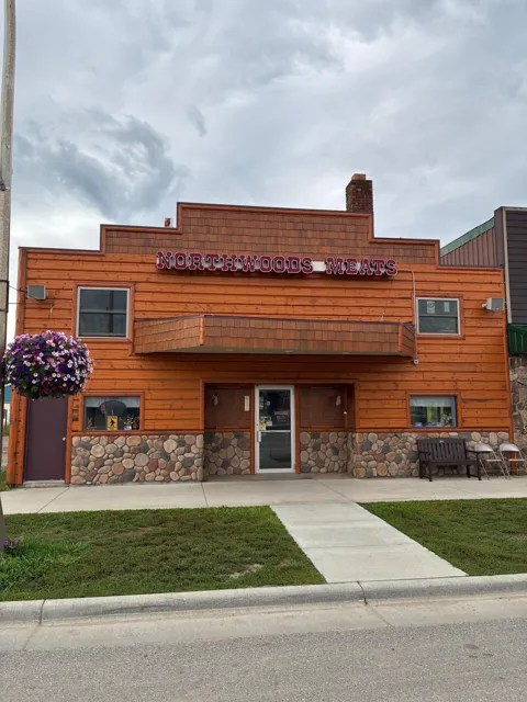 111 Main St E Main St