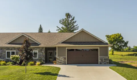 841 Lake Forest Circle