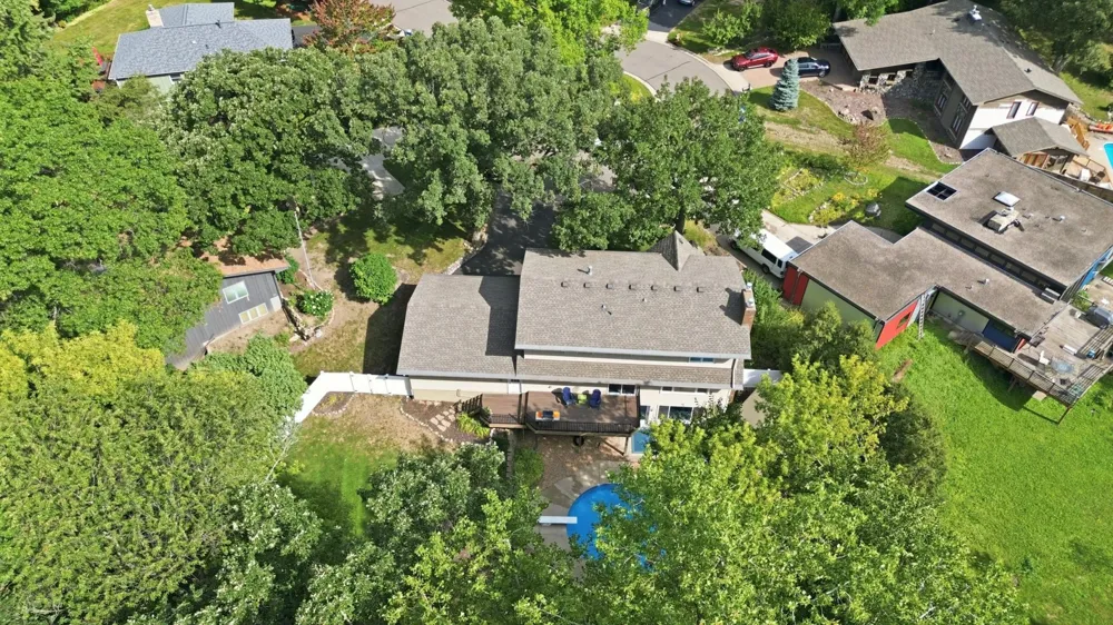 2917 Sequoia Court Burnsville, MN 55337
