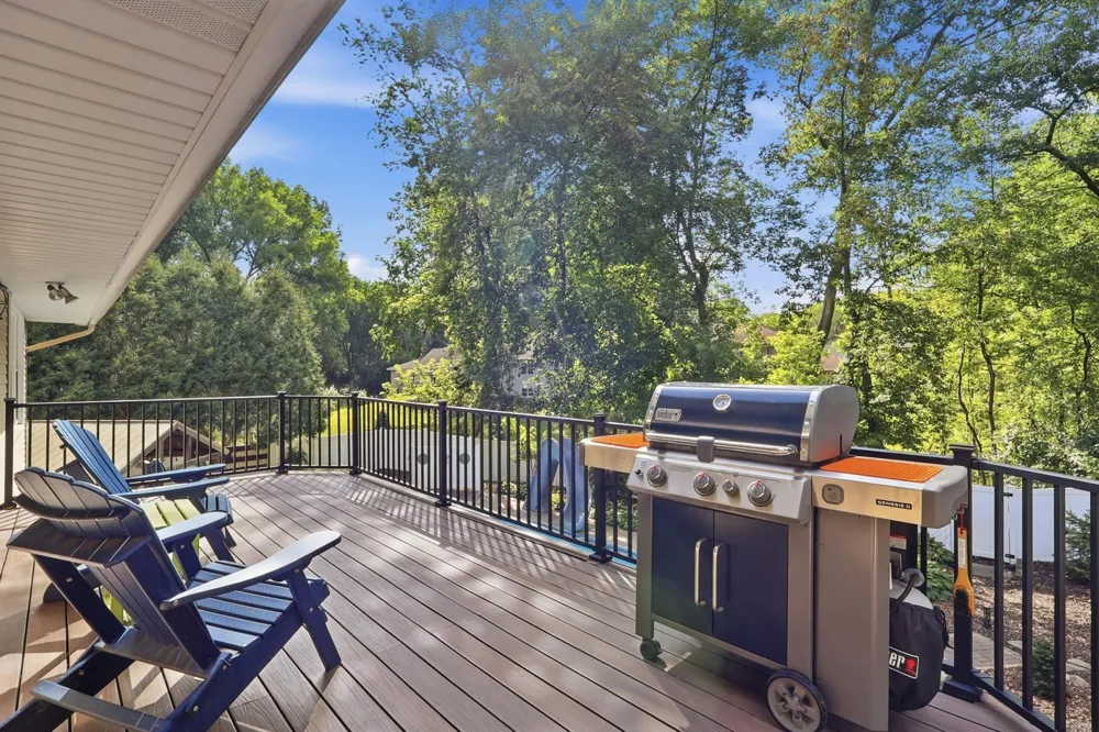 2917 Sequoia Court Burnsville, MN 55337