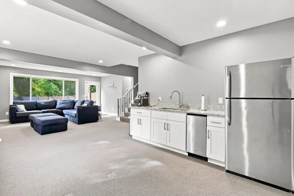 2917 Sequoia Court Burnsville, MN 55337
