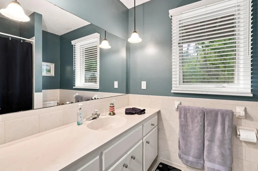 2917 Sequoia Court Burnsville, MN 55337