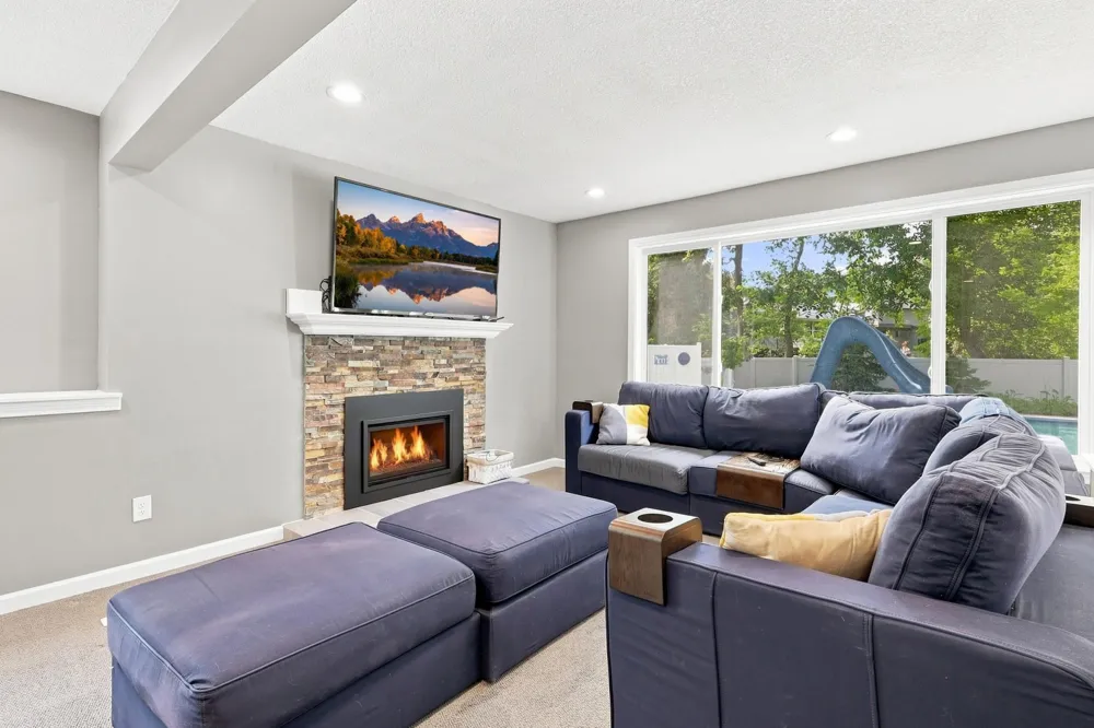 2917 Sequoia Court Burnsville, MN 55337