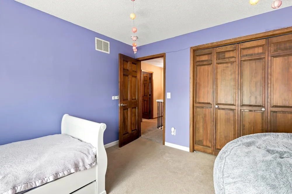 2917 Sequoia Court Burnsville, MN 55337
