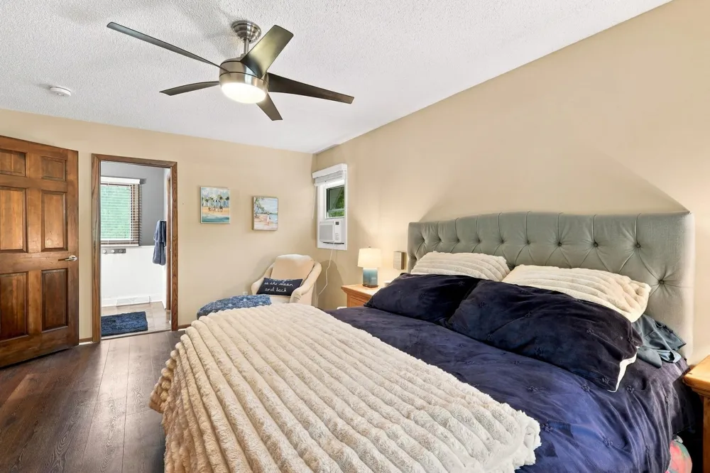 2917 Sequoia Court Burnsville, MN 55337