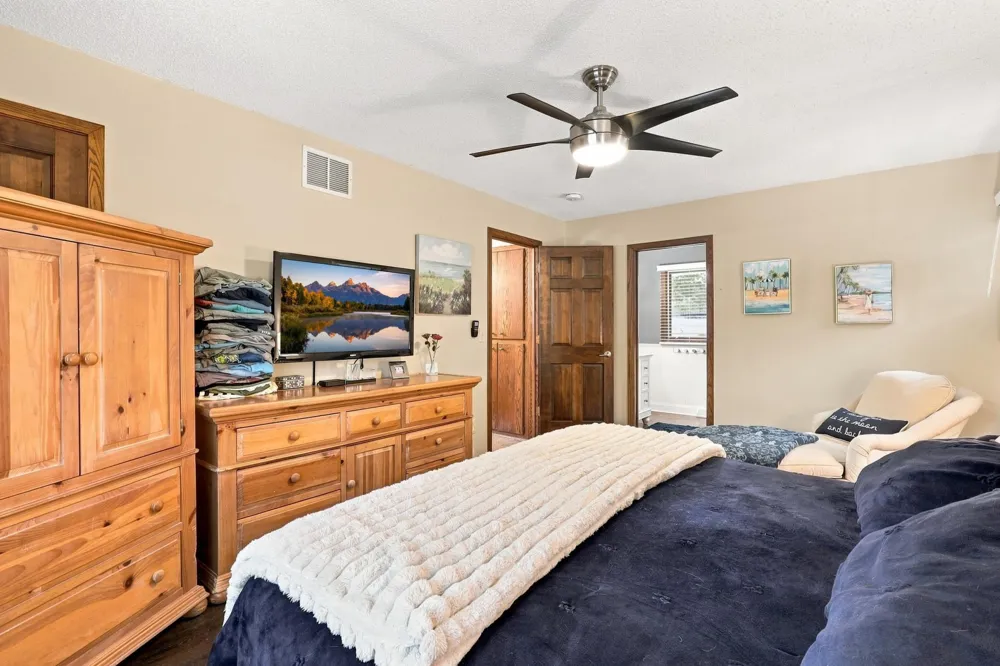 2917 Sequoia Court Burnsville, MN 55337