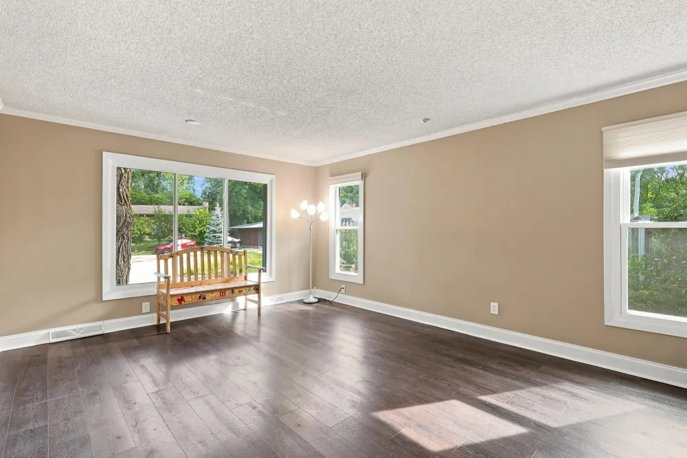 2917 Sequoia Court Burnsville, MN 55337