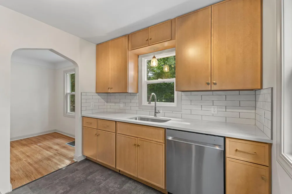 1896 Glenpaul Avenue Arden Hills, MN 55112