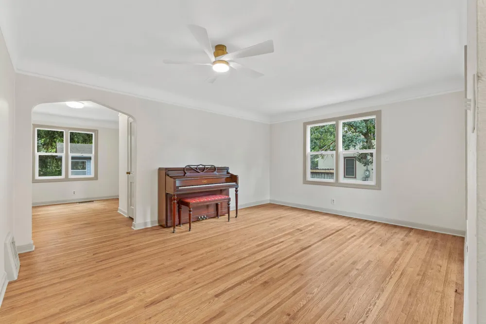 1896 Glenpaul Avenue Arden Hills, MN 55112