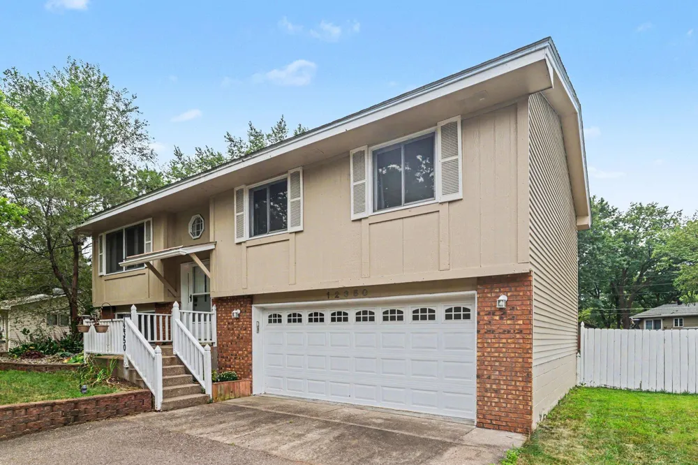 12350 Gladiola Street NW Coon Rapids, MN 55433