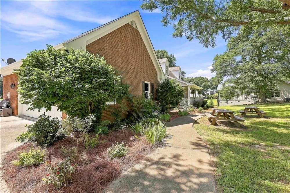 245 Pine Knott Road Fayetteville, GA 30214