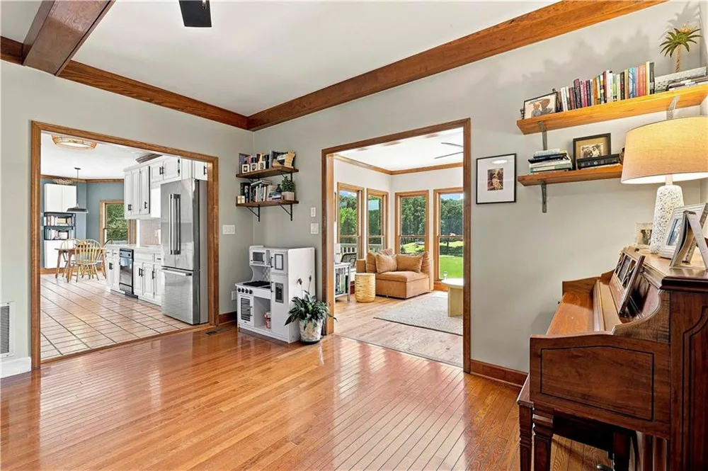 245 Pine Knott Road Fayetteville, GA 30214