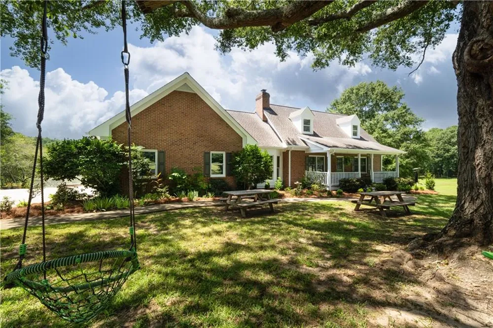 245 Pine Knott Road Fayetteville, GA 30214