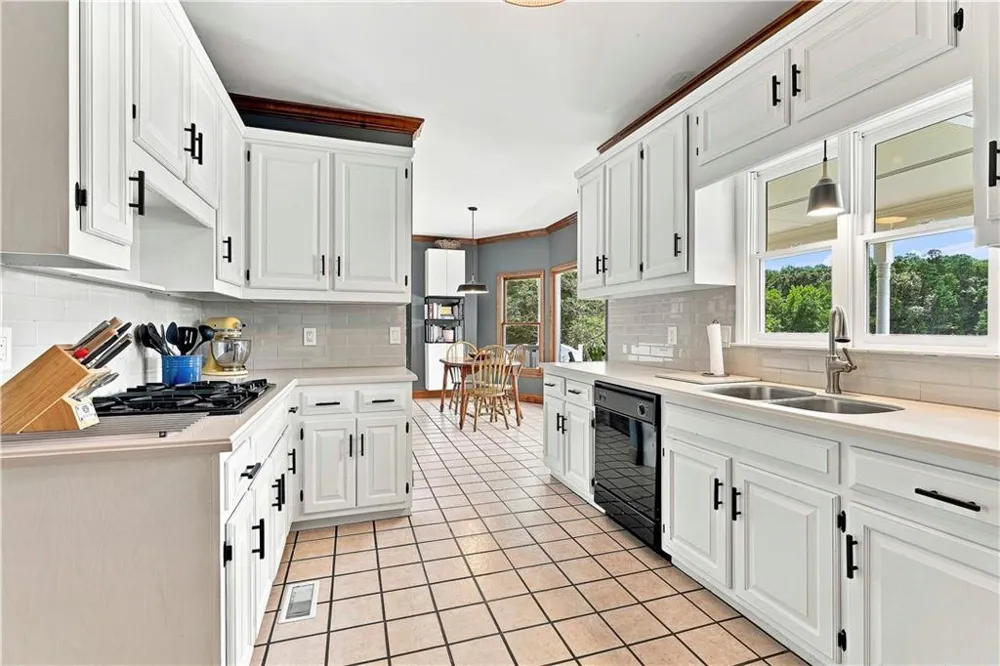 245 Pine Knott Road Fayetteville, GA 30214