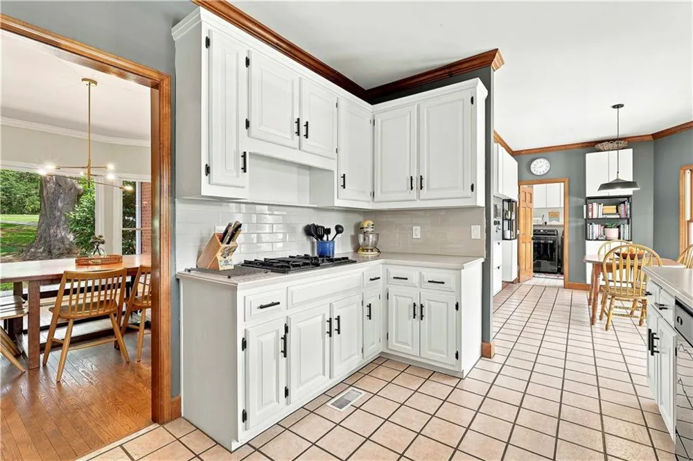245 Pine Knott Road Fayetteville, GA 30214