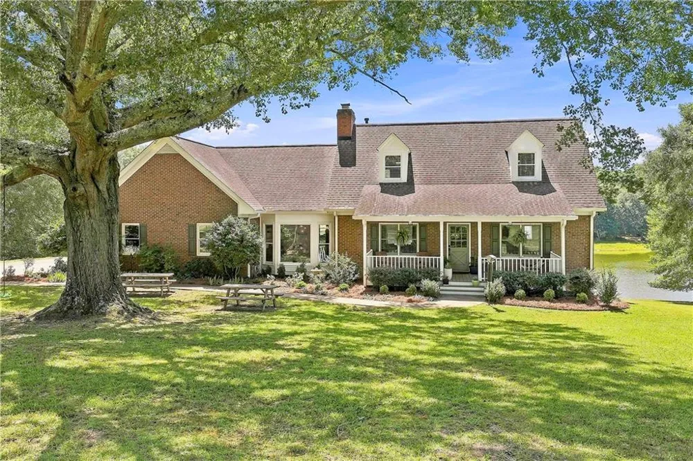 245 Pine Knott Road Fayetteville, GA 30214