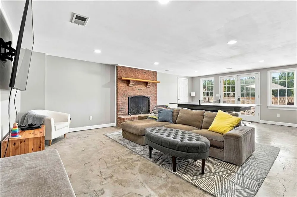 245 Pine Knott Road Fayetteville, GA 30214