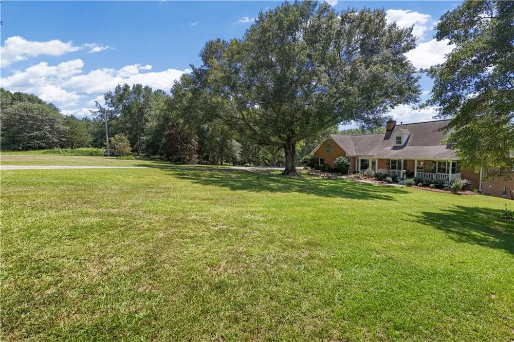 245 Pine Knott Road Fayetteville, GA 30214