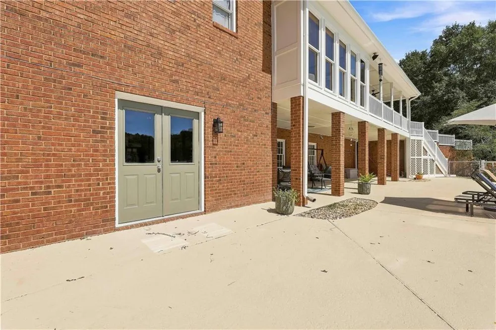 245 Pine Knott Road Fayetteville, GA 30214