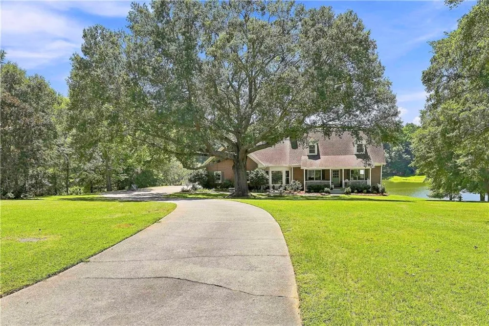 245 Pine Knott Road Fayetteville, GA 30214