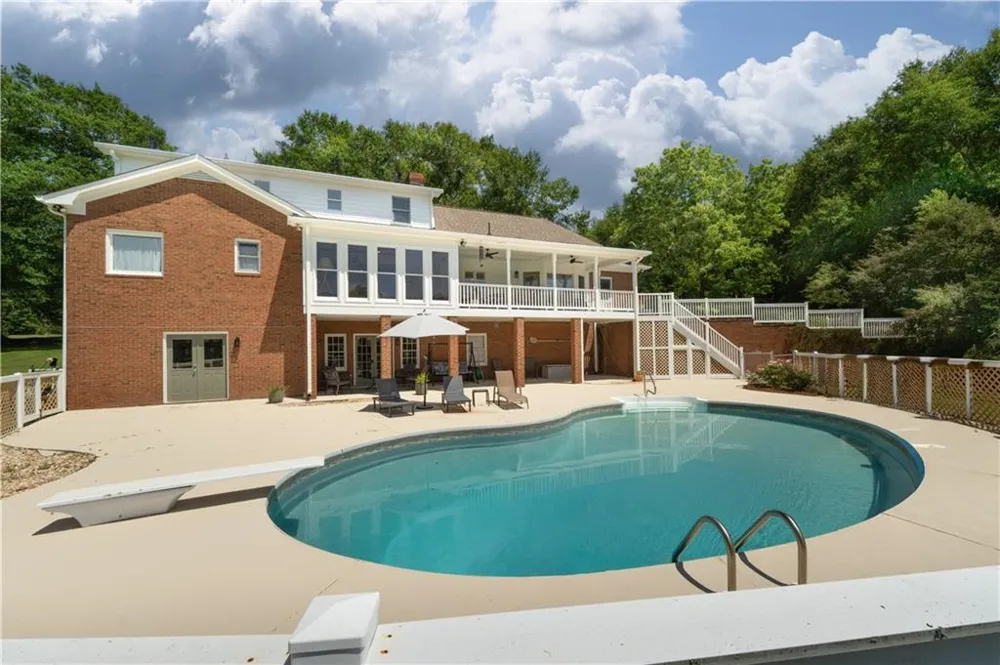 245 Pine Knott Road Fayetteville, GA 30214